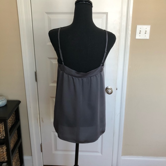 Gray sleeveless blouse - Picture 3 of 5